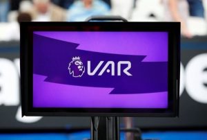 VAR là gì? Cách hoạt động và ảnh hưởng đến trận đấu